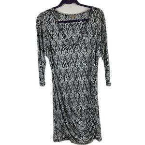 Banana Republic Size Medium Womans Dress Black White 3/4 Sleeve Ruched Side